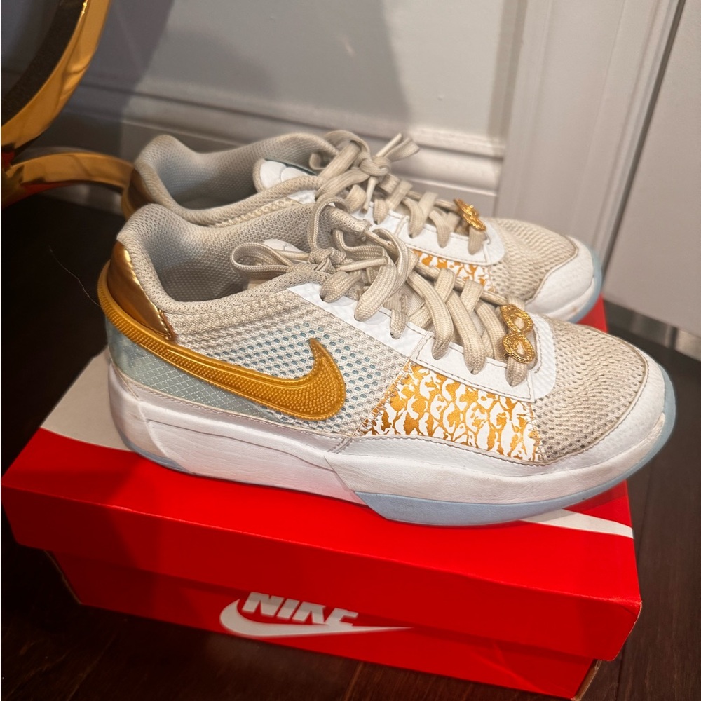 Nike JA1 Basketball Shoes size 5